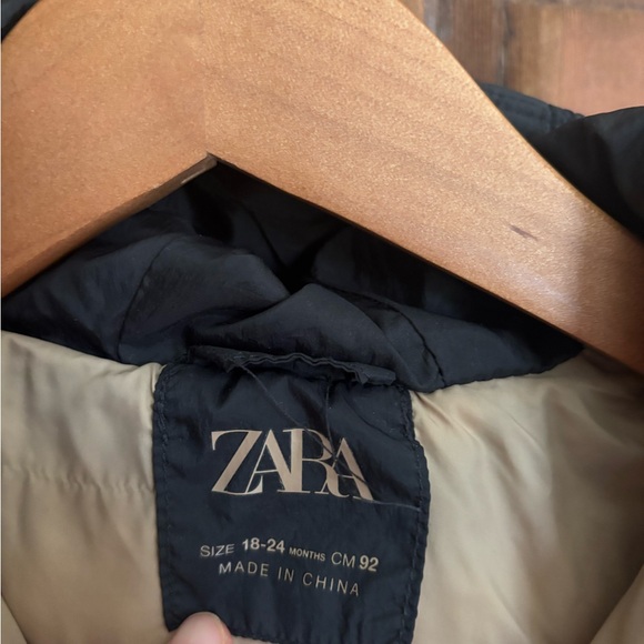 Zara Kids Toddler Black Hooded Puffer Vest - Picture 4 of 6